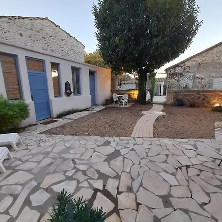La Maisonnette Avec Spa Et Piscine Sainte-Valiere Exterior photo