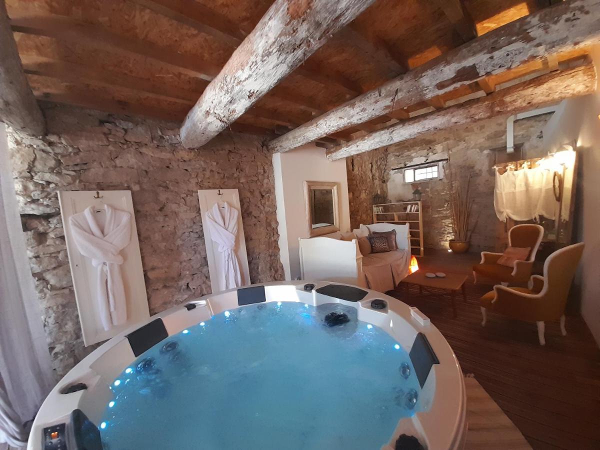 La Maisonnette Avec Et Piscine Holiday home *