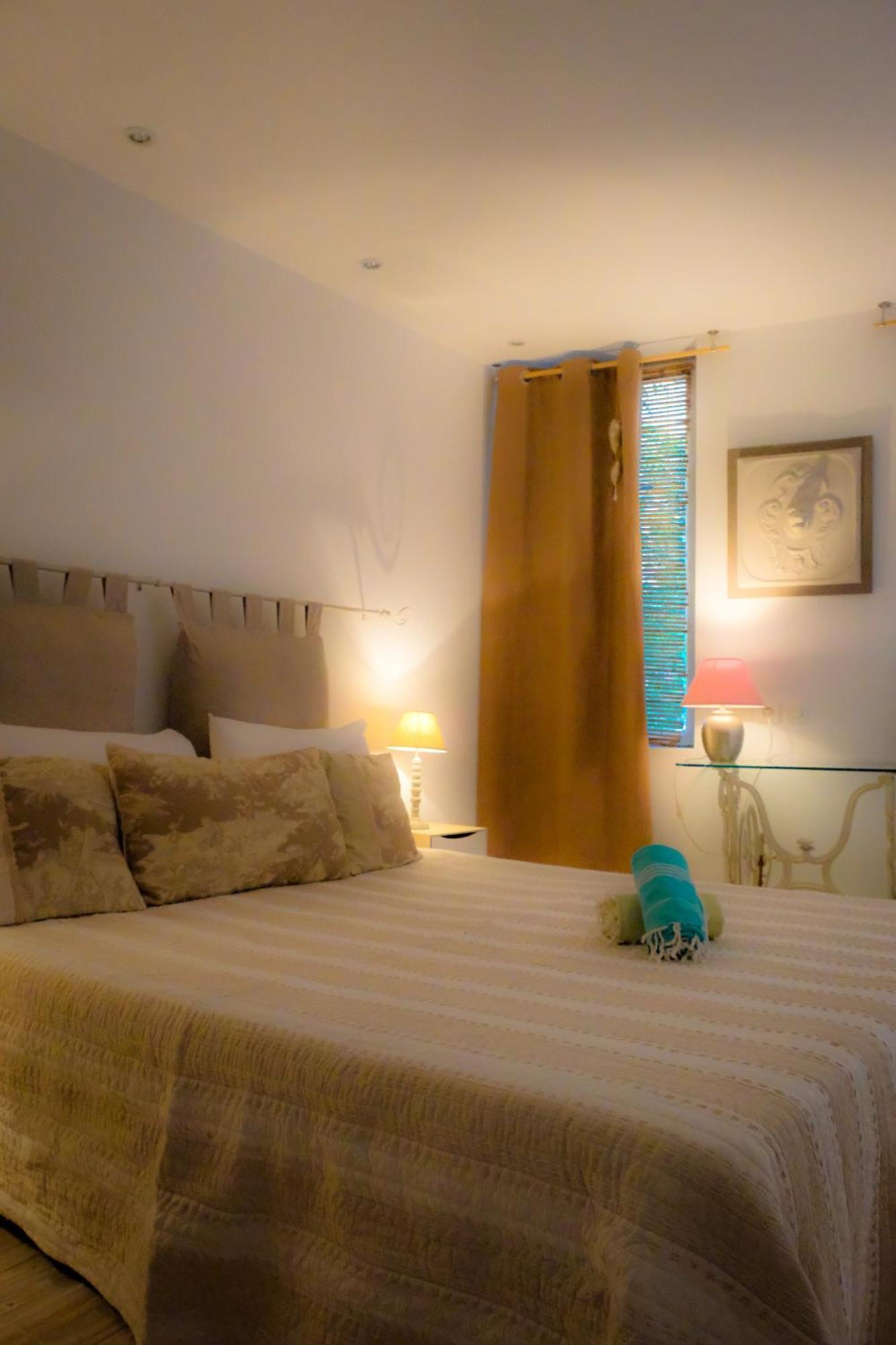 La Maisonnette Avec Et Piscine Holiday home Sainte-Valiere